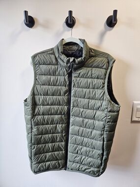 Old Navy Olive Quilted Puffer Vest